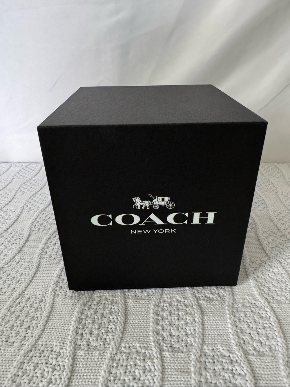 Coach NIB 12oz glass candle with lid and hangtag
